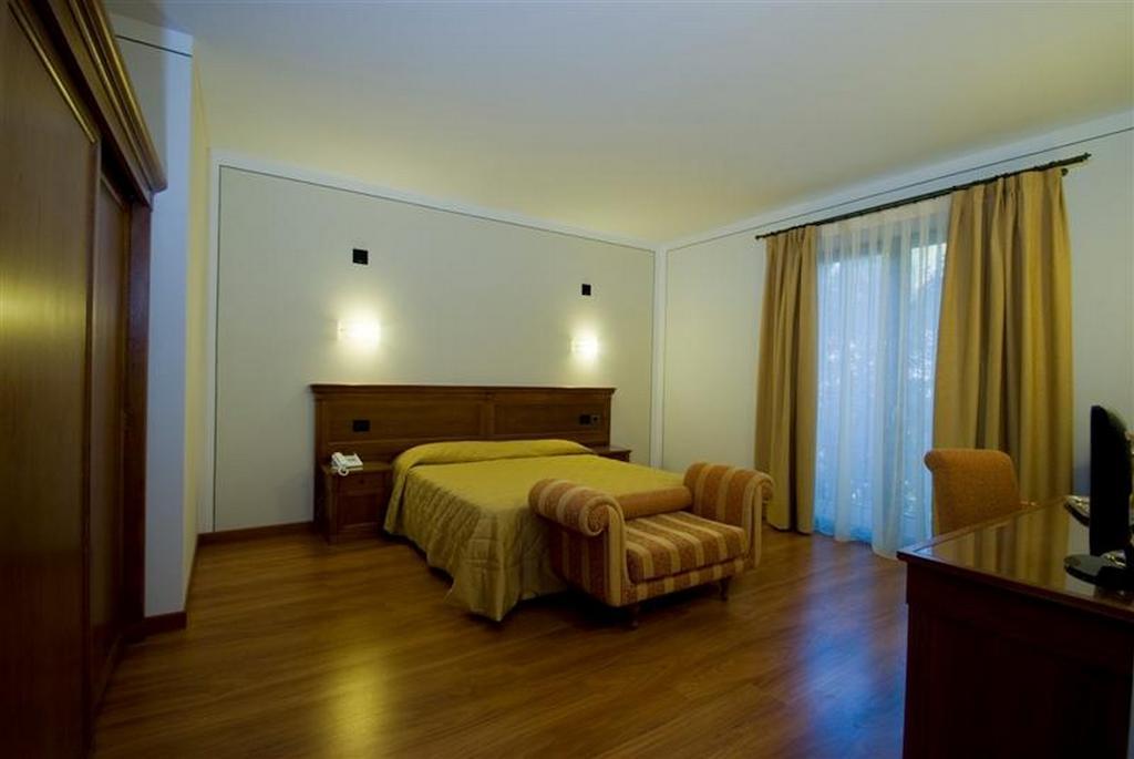 Hotel Vesta Domus à Rome Extérieur photo